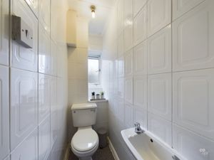 toilet - click for photo gallery